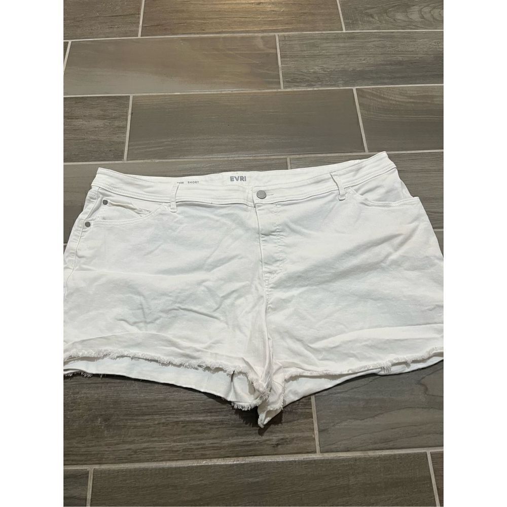 Evri 24w short cut off denim jeans shorts in white
